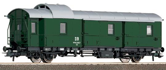 Baggage car "Thunderbox"<br /><a href='images/pictures/Roco/44999.jpg' target='_blank'>Full size image</a>